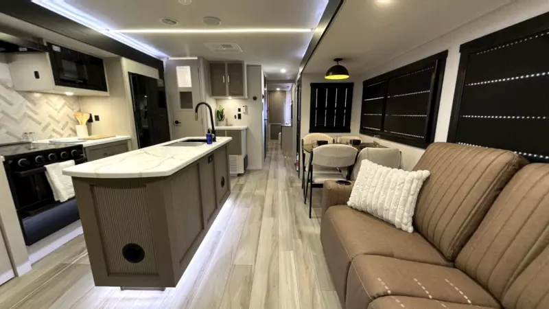 308RL Floorplan Main Room