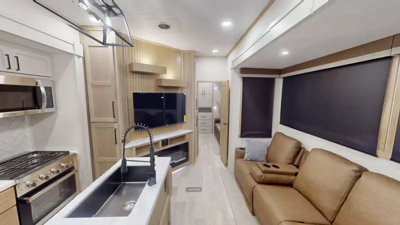 Sierra Fifth Wheels Main Room
