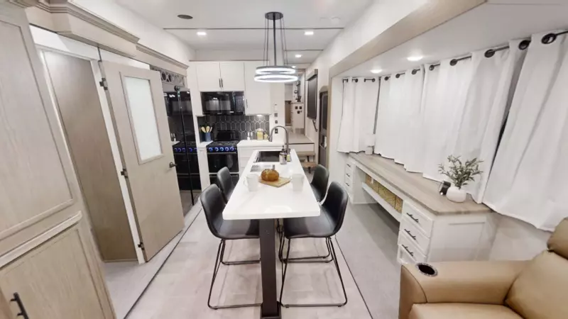 Impression Main Room